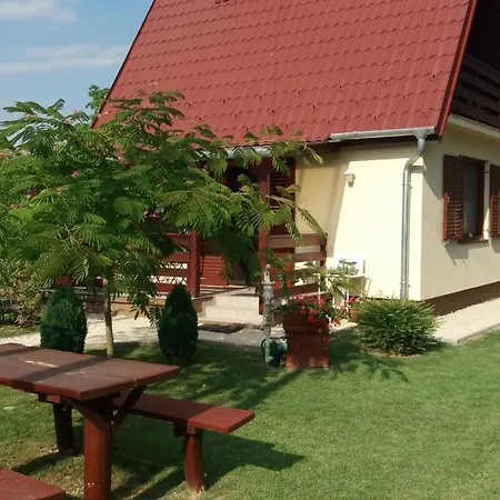 Holiday home Levendula Haz